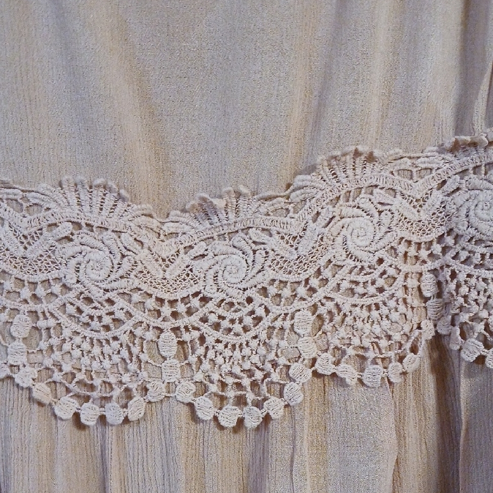 Xhilaration Sleeveless Blouse with Lace Detail   Peachy - Picture 3 of 7